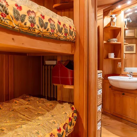 Alpine Living Cortina アパート *
